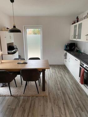 Foto - Helle und moderne 2-Zimmer-Wohnung mit EBK und Terrasse