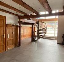 Moderne Wohnung mit antikem Flair und 2 Terrassen - Neustadt an der Weinstraße Moderne Wohnung mit antikem Flair und 2 Terrassen - Neustadt an der Weinstraße