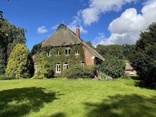 Foto - Großzügiges Anwesen unter Reet mit parkähnlichem Grundstück