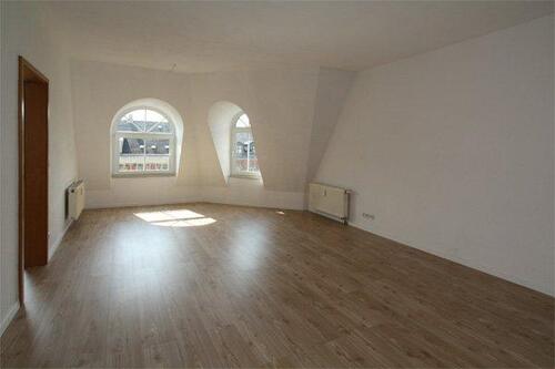 Foto - Gemütliche Single-Wohnung im Dachgeschoss mit Aufzug... Schloßteichnah...