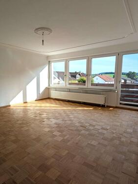 Foto - *** Frisch renovierte 3-Zimmer Wohnung in zentraler Lage ***