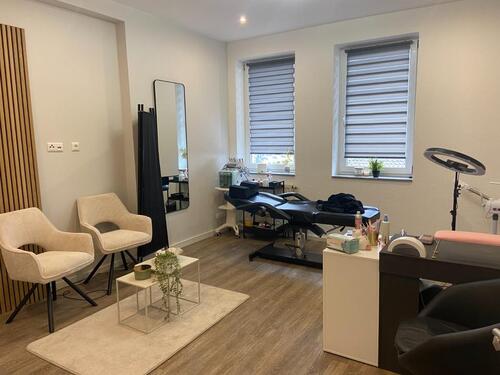 Foto - Gewerberaum in gepflegtem Gewerbeobjekt Kosmetik, Nagelstudio et