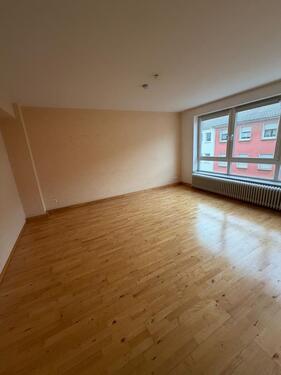 Foto - 3 - Zimmer KDB in zentraler Lage in MG-City