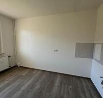 1-Raum-Wohnung im Erdgeschoss mit Wanne - Oschersleben (Bode)