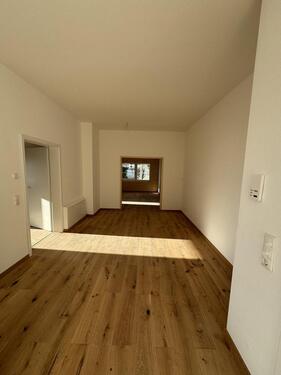 Foto - Zentrale 4 Zi. Wohnung mit Terrasse und eigenem Eingang
