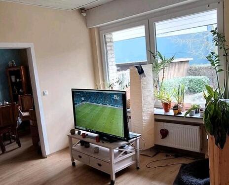 Foto - Haus mit 2 Wohnungen, Garten, Balkon, Terrasse, Keller, Garage