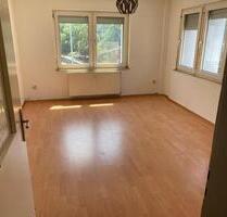 Schöne, gepflegte und zentrumsnahe Wohnung im MFH (2.OG) in MG - Mönchengladbach