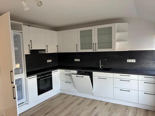 Foto - Moderne 3-Zimmer-Wohnung - 825,00&nbsp;EUR Kaltmiete, ca.&nbsp; 95,00&nbsp;m&sup2;