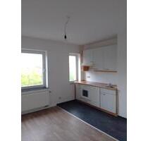 Anfragen NUR per E-Mail. Top geschnittene 2-Zimmer Wohnung ( Wohnküche und zwei Schlafzimmer) mit EBK im 3-OG nahe Schulzentrum Geschwister Scholl. - Bremerhaven Mitte