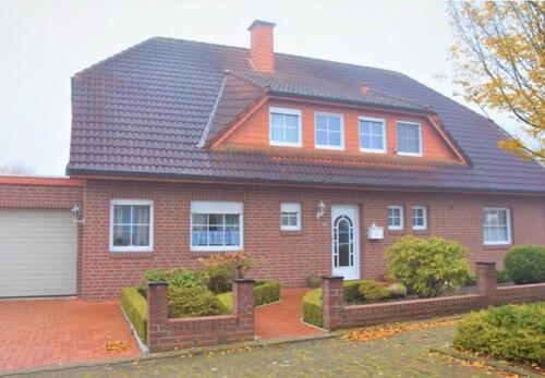 Foto - Großzügiges Einfamilienhaus 160m2 mit Garten und Doppelgarage