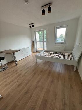 Foto - Voll möblierte EG - Wohnung mit neuer EBK und Wintergarten im EG -- TG-Stellplatz ** Top **