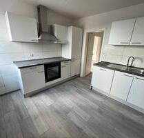 80 m2 4-Zimmer-Wohnung mit EBK, Balkon und Gartennutzung - Bebra