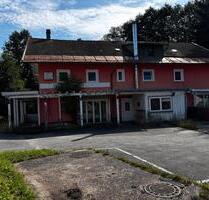 Frauenau Haus mit 13 Zimmern & Ladenlokal – sanierungsbedürftig