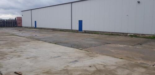 Foto - Außen Stellplätze für Wohnwagen, Boot, Caravan, Anhänger, Traktor