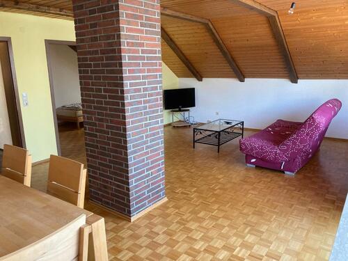 Foto - Helle 3-Zimmer-Dachgeschosswohnung zu vermieten
