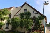 Foto - Vierseithof mit Klavier - 159.000,00&nbsp;EUR Kaufpreis, ca.&nbsp; 120,00&nbsp;m&sup2;