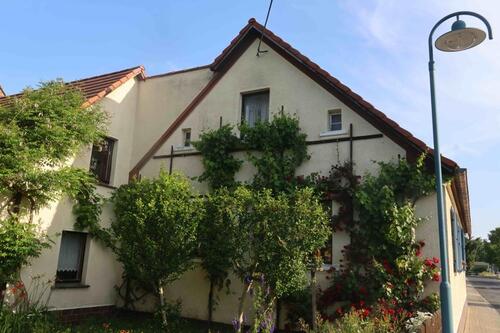 Foto - Vierseithof mit Klavier - 159.000,00&nbsp;EUR Kaufpreis, ca.&nbsp; 120,00&nbsp;m&sup2;