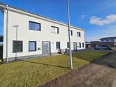Foto - Neuwertige Doppelhaushälfte mit EBK Carport Terrasse