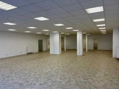 Foto - Gewerbeeinheit für Einzelhandel, Büro, Lagerraum, Ausstellung mit Stellplätzen in zentraler Lage von Mainburg!