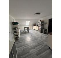 Moderne 2-Zimmer DG-Wohnung frei ab 01.07.26 - Neunkirchen