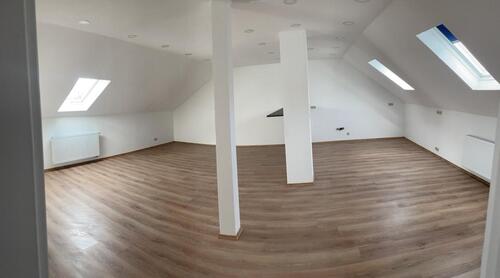 Foto - 3-Zimmer Dachgeschosswohnung - 550,00&nbsp;EUR Kaltmiete, ca.&nbsp; 70,00&nbsp;m&sup2;