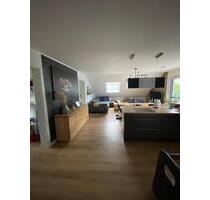 Neuwertige 4-Zimmer Wohnung mit Balkon in Bad Lippspringe