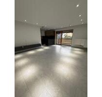 Moderne 3-Zimmer -Wohnung mit neuer Küche, 2 BalkonenStellplatz - Sulzbach am Main