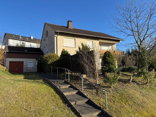 Foto - Ländlich gelegenes Ein-Zweifamilienhaus - Ottbergen