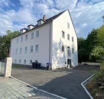 Wunderschöne große Dachgeschoßwohnung, Küche , WZ und 5 SZ , Fußbodenheizung , neu saniert - Plauen Bahnhofsvorstadt