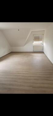 Foto - 6-Zimmer Wohnung mit Balkon - 900,00&nbsp;EUR Kaltmiete, ca.&nbsp; 150,00&nbsp;m&sup2;