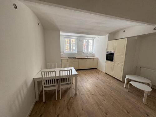 Foto - Souterrain-Wohnung, möbliert, zentral