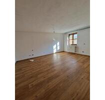 3-Zimmer WHG Essing mit Garten - 790,00&nbsp;EUR Kaltmiete, ca.&nbsp; 85,00&nbsp;m&sup2; in Essing (PLZ: 93343)