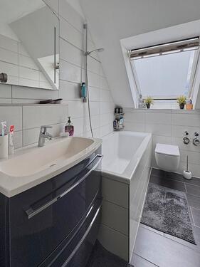 Foto - Frisch renoviertes Dachgeschoss mit Südbalkon – Nähe TU-Dresden