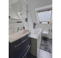 Frisch renoviertes Dachgeschoss mit Südbalkon – Nähe TU-Dresden