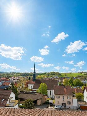 Foto - ERSTBEZUG nach Sanierung 2,5-Zimmer, DG, neue EBK mit Stellplatz in Reichenbach an der Fils
