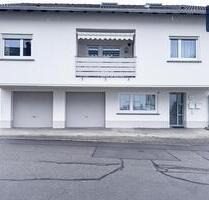 Helle, gemütliche Dachgeschoss-Wohnung in Bad-Bellingen mit Garage und Freisitzplatz - Bad Bellingen