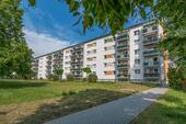 Foto - Seniorengerechte 2-Raum-Wohnung mit offener Küche, Balkon und Aufzug