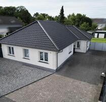 Exklusiver Bungalow mit Wellnesshaus - 1.446 m² Grundstück - Porta Westfalica