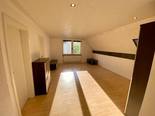Foto - Helle Galerie-Dachgeschosswohnung in Eberstadt - Provisionsfrei
