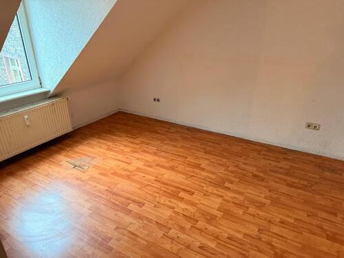 Foto - 2-Zimmer-Altbau mit Ausbaupotenzial – Ideal zum Modernisieren!