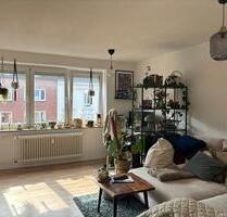 Sanierte 2-Zimmer-Wohnung Stadt EBK, Balkon, Aufzug, Wanne - Kiel