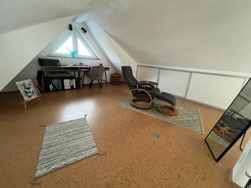 Foto - DG-Wohnung mit gehobener Innenausstattung und Balkon in Grünberg