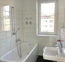 Frisch für Sie saniert - modernes Tageslichtbad mit Wanne vorhanden! - Magdeburg Brückfeld