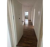 3- Zimmer-Hochparterre- Wohnung mit Einbauküche, Gemeinschaftsgarten und PKW Stellplatz - Aichach