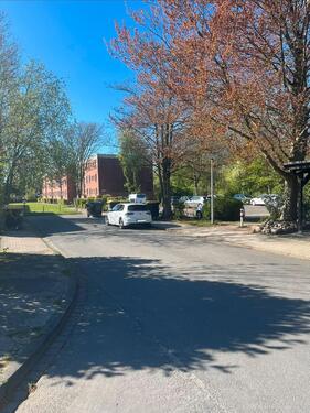 Foto - Fester PKW-Stellplatz auf Privatparkplatz, Brahmsstraße, Elmshorn