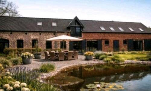 Foto - 10 Zimmer Bauernhaus, Landhaus zum Kaufen in Duisburg