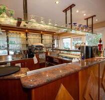 Pinocchio – Etabliertes Eiscafé mit Restaurant und eigener Eisproduktion - Wurster Nordseeküste