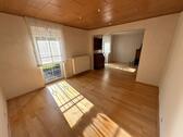 Foto - Großzügige 5-Zimmer-Wohnung, 155qm mit Garten und Stellplatz