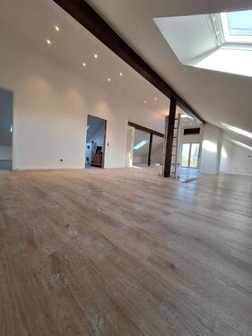 Foto - Wohnen über den Dingen – Dachgeschoss mit Flair, 2 Balkon am Wald