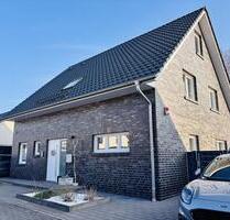 Freistehendes Einfamilienhaus mit Pool, Erdwärme & Photovoltaik - Marl Alt-Marl